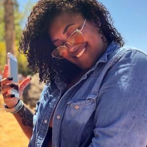 Meet your Posher, Caroline